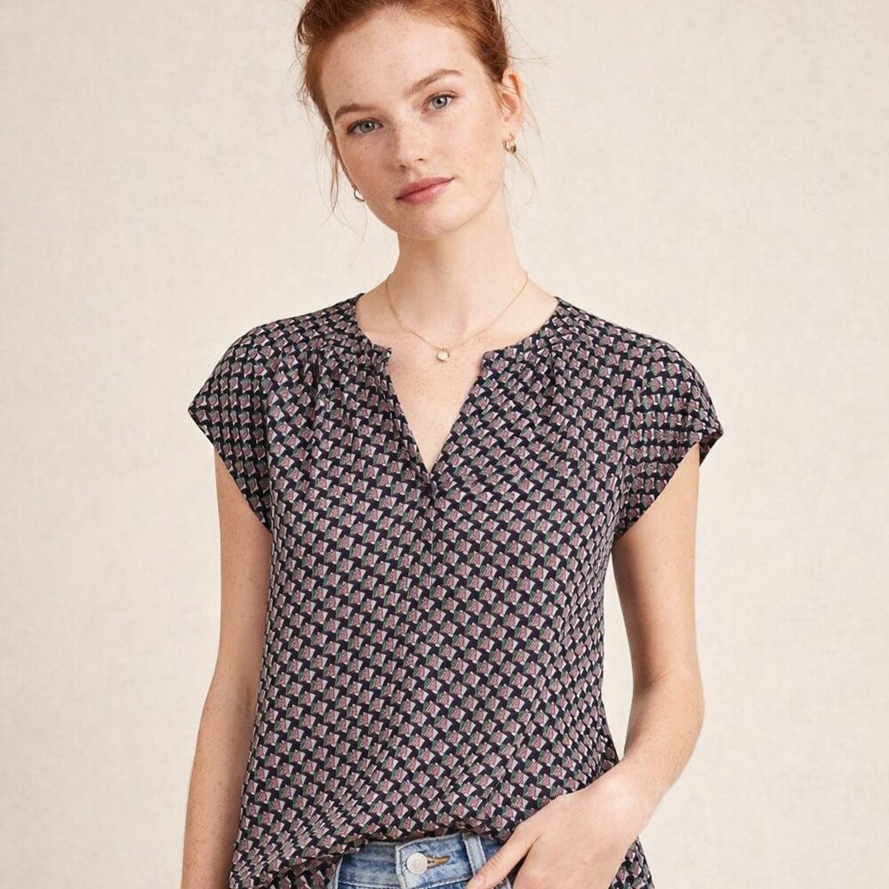 Fun2fun Size XS Stitch Fix Navy Green Geo Print Notch V-Neck Popover Blouse Top